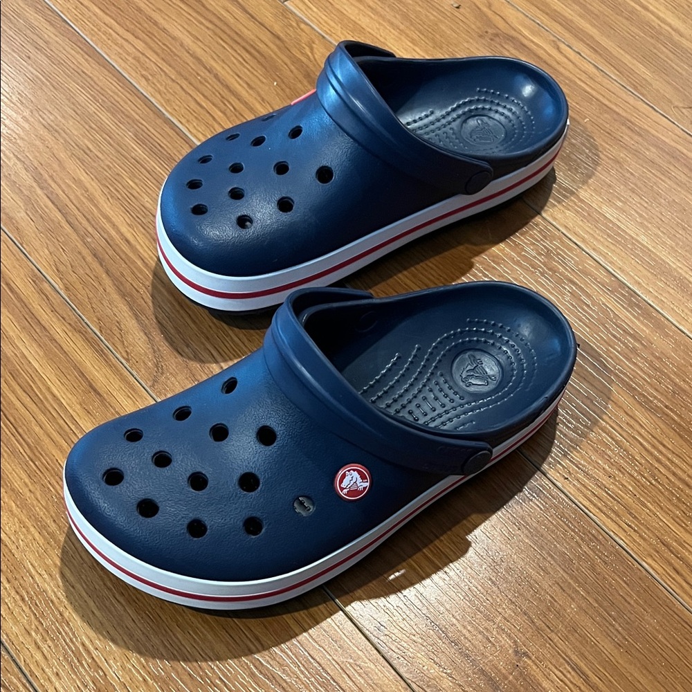 Very Gently used Crocband Clog Navy